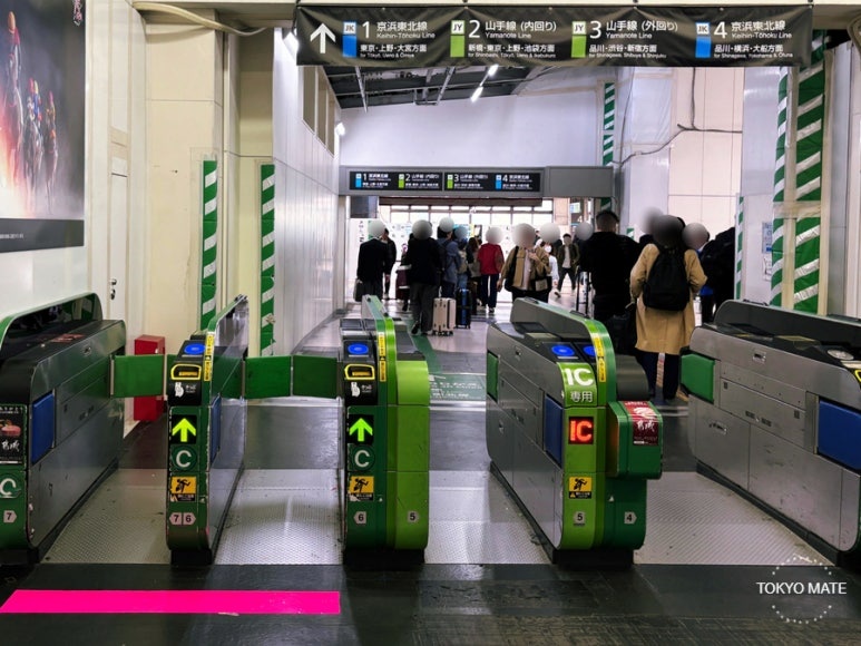 JR transfer ticket gate at Hamamatsucho Station