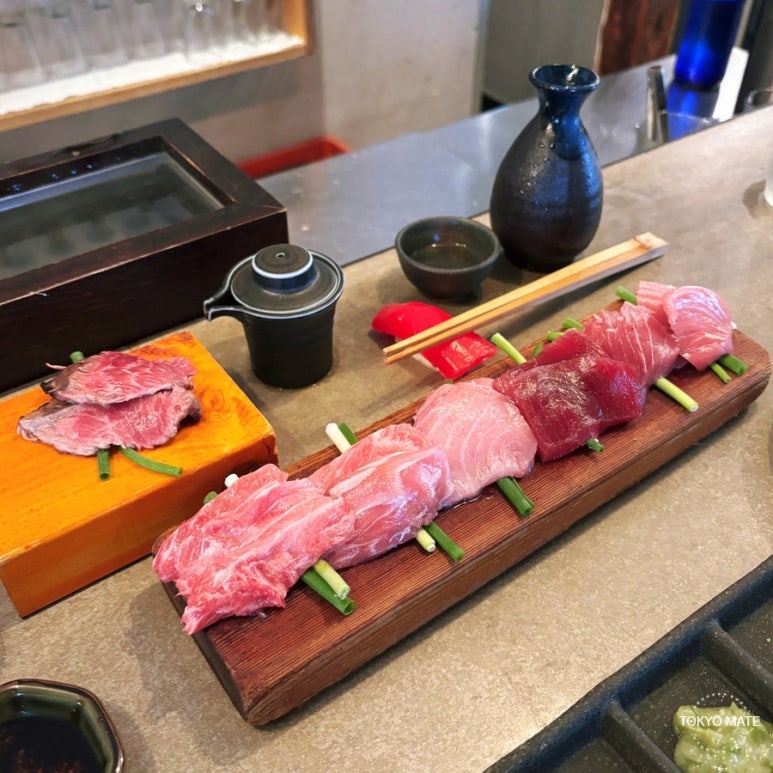 Maguro Mart mori, a plate of six tuna cuts