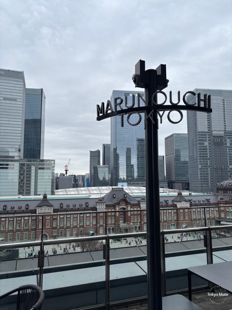 Rainy day Marunouchi indoor route with Tokyo Station view