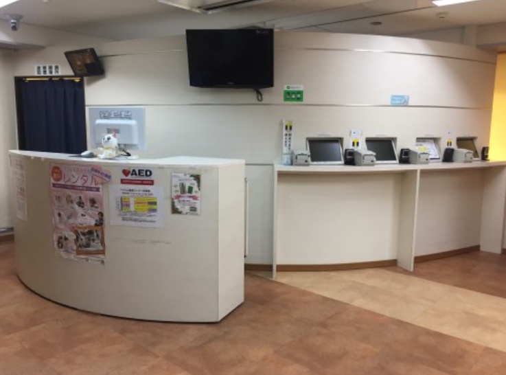 Tokyo VIP Lounge luggage storage and rest area near Yaesu exit