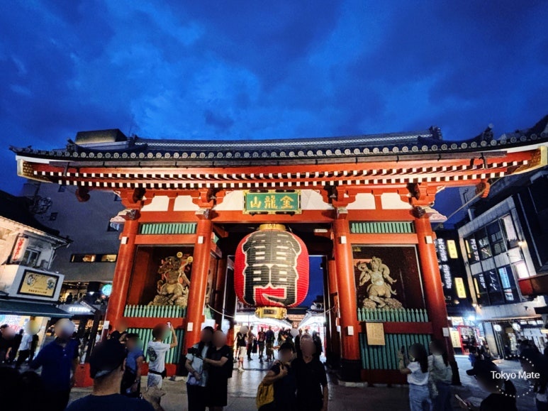 Places open on January 1st - Asakusa Sensoji crowded with Hatsumode visitors
