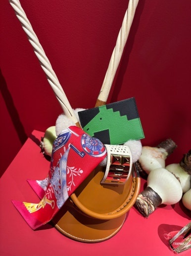 HERMES Horse Hunt Event Mysterious and Immersive Exhibition Set