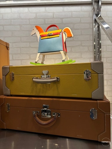 Experience Exhibition in 6 Spaces to Find HERMES Horses