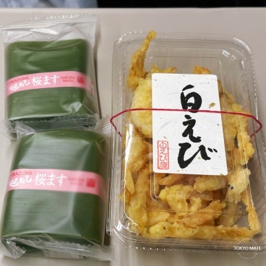 Masuzushi and white shrimp tempura ekiben