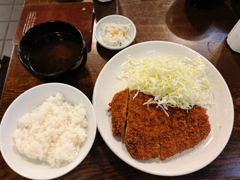 Rosu Katsu Set with pork loin katsuretsu