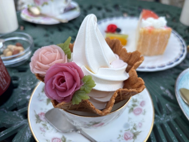 Rose Ice Cream Detail