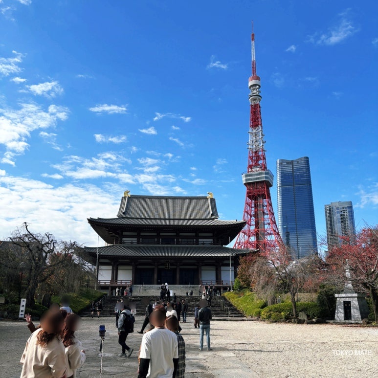 Tokyo Zojoji Daiden front courtyard with Tokyo Tower view