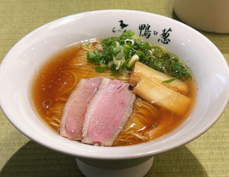 Kamotonegi ramen with green onions and duck
